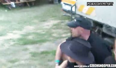 Порно видео: дальнобойщик трахает плечевую проститутку в кабине тягача