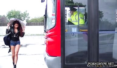 Пристал в автобусе: 3000 лучших порно видео