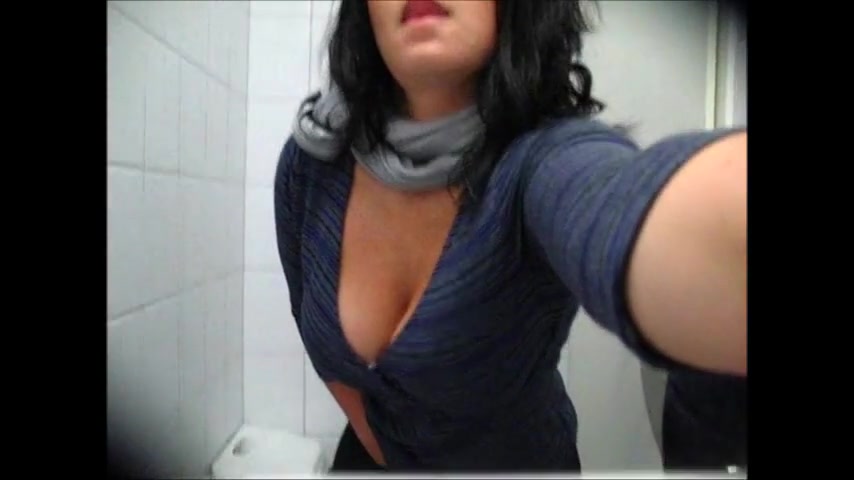 Женская мастурбация + В туалете порно видео – altaifish.ru