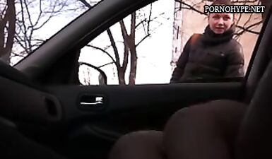 Порно видео Парень дрочит в машине. Смотреть Парень дрочит в машине онлайн