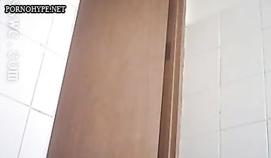 Женский туалет какает срет скрытая камера порно видео