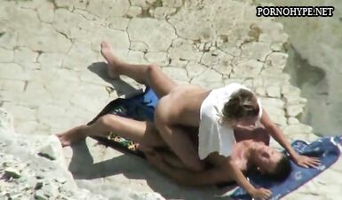 Порно видео Скрытая камера на пляже. Смотреть Скрытая камера на пляже онлайн